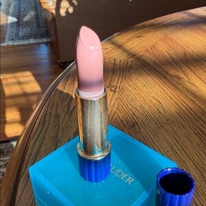 NewNever used EsteeLauder Futurist Full treatment LipstickSULTRY BLUSH#14 SPF15